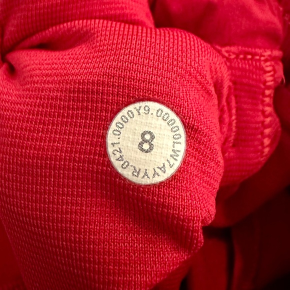 Lululemon Hotty Hot High-Rise Lined Short 2.5" - Size 8 - Red - Picture 2 of 5